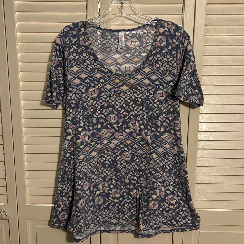 LuLaRoe Geometric Top